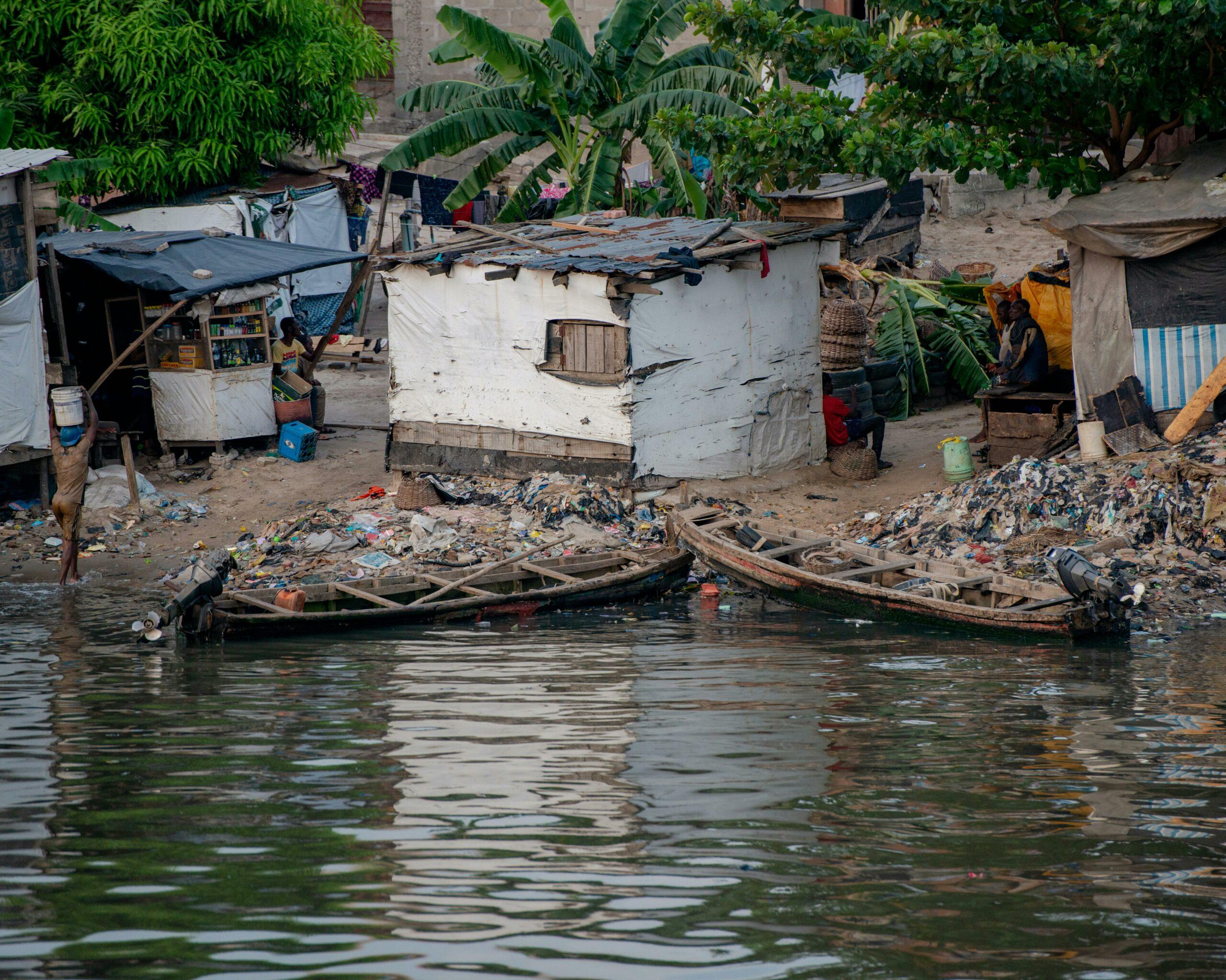 Insalubrité et montée des eaux : les élus de Petite Terre face à l'urgence