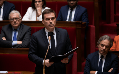 Un verrou administratif va sauter en 2030, l’Assemblée vote la fin des titres de séjour territorialisés