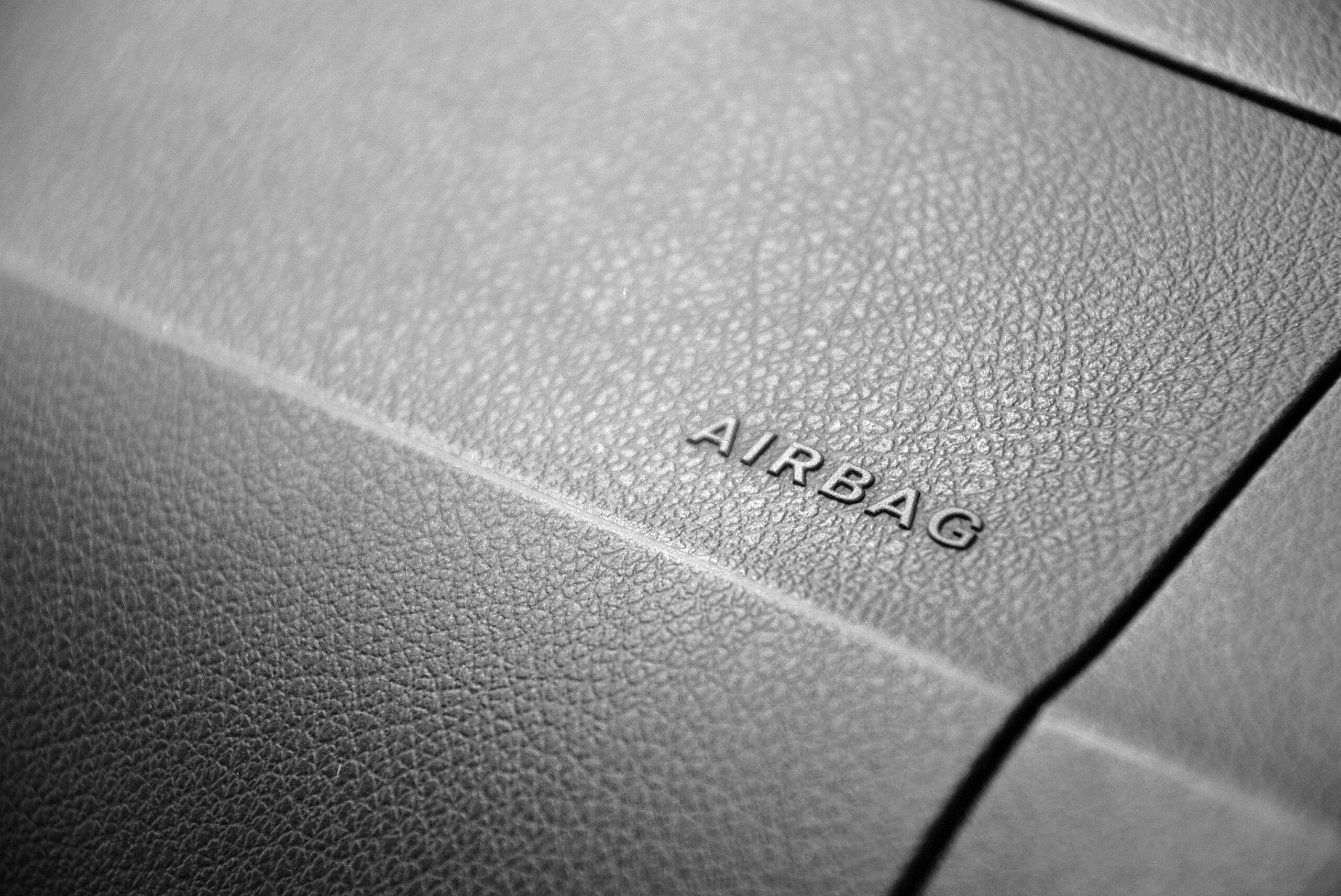 Une bombe à retardement sur les routes : plus de 1.000 véhicules à Mayotte roulent encore avec des airbags Takata défectueux