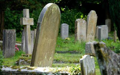Le cimetière de Passamaïnty ravagé par les flammes après de violents affrontements entre bandes