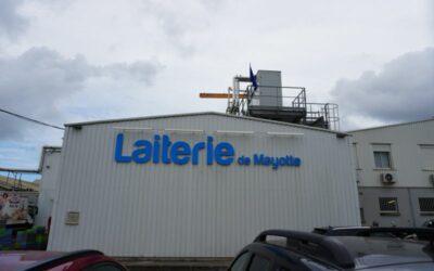 Mystérieuses flaques blanches à Kawéni : une fuite intrigue près de la Laiterie